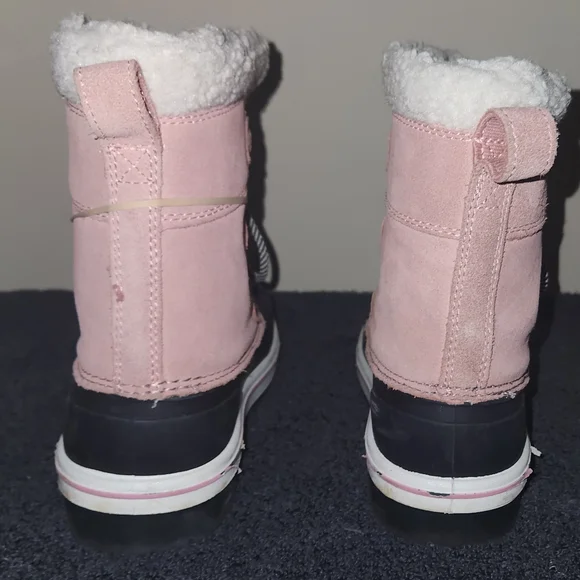 Cat & Jack Pink and Black Girl Winter Waterproof Snow Boots Size 13 Little Girls - Picture 8 of 15
